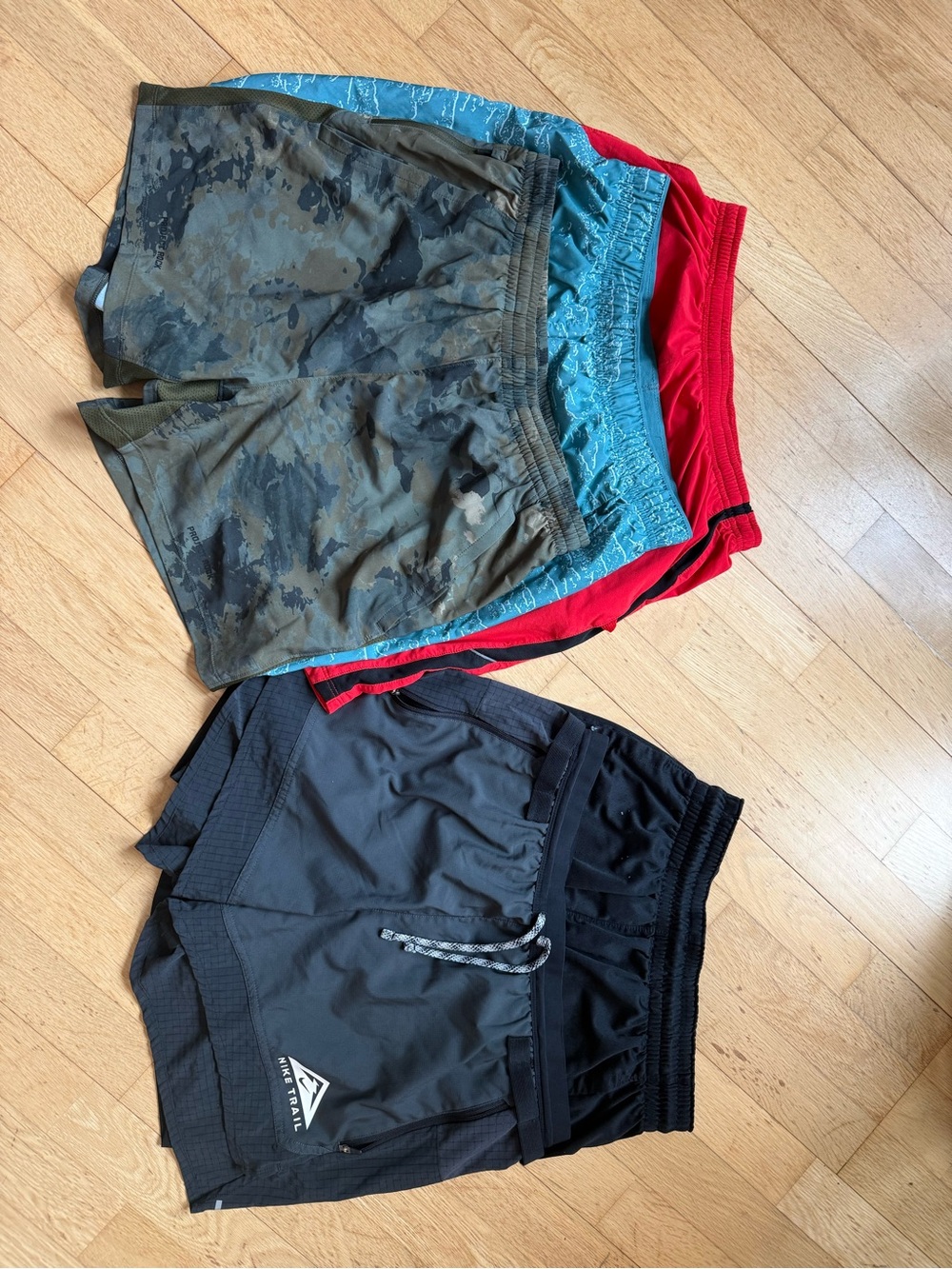 5x Pairs of Nike and Under Armour Shorts Men’s Medium